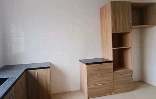 Executive 2-Bedroom Flat - Thumbnail 2