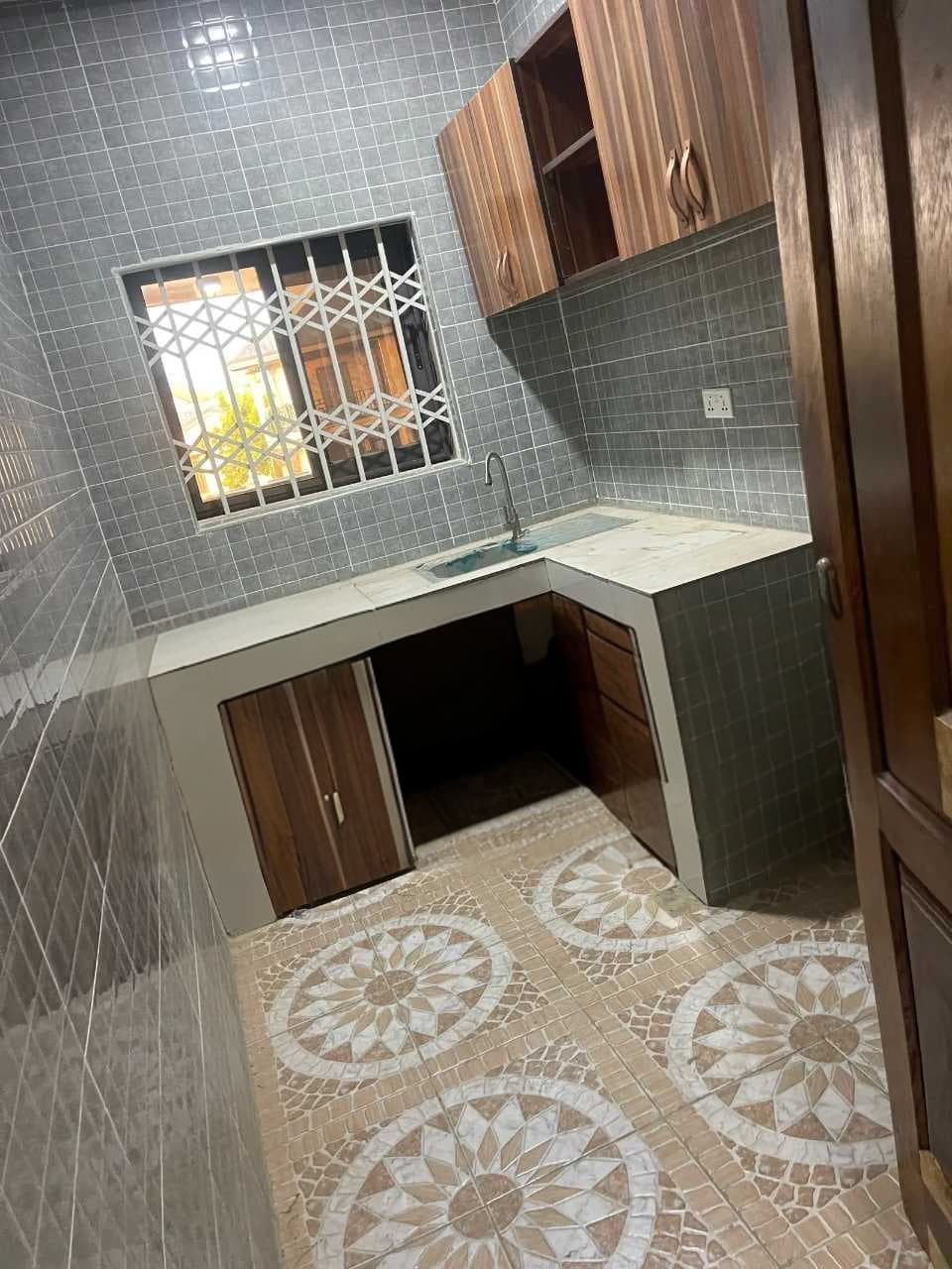 Newly built chamber and hall self-contained for rent - Thumbnail 3