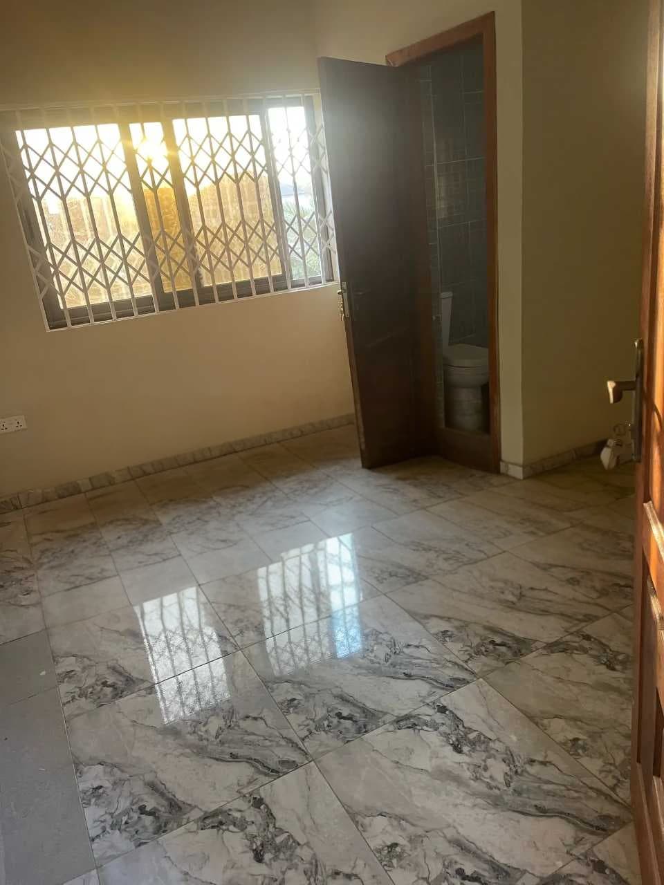 Newly built chamber and hall self-contained for rent - Thumbnail 4