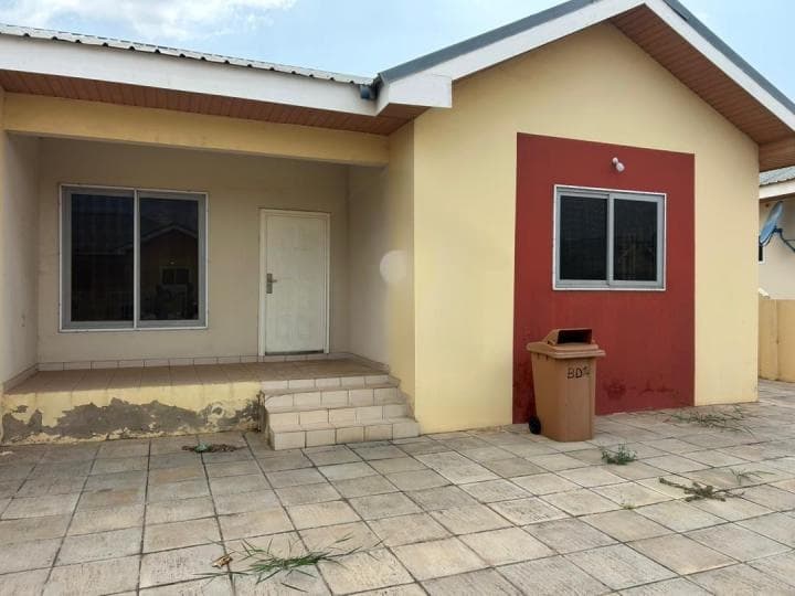 2 Bedroom house  - Thumbnail 3