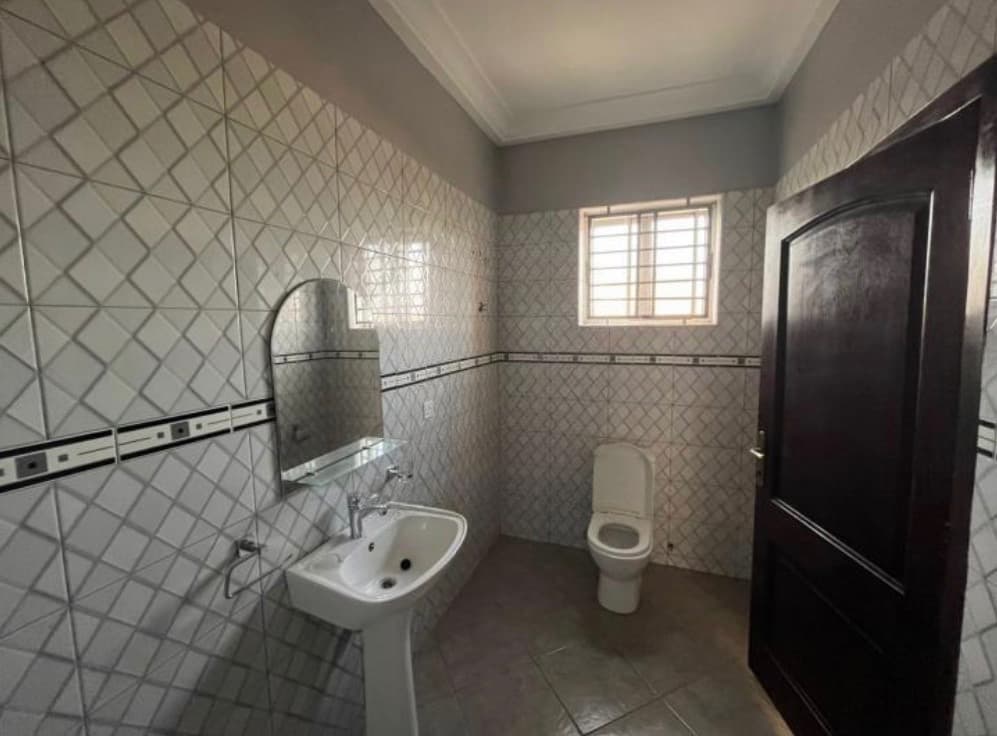 2 Bedroom Apartment - Thumbnail 3