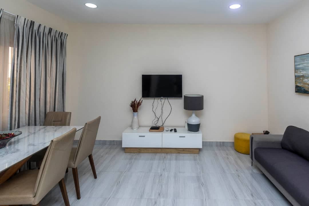 2 Bedroom House For Rent - Thumbnail 2