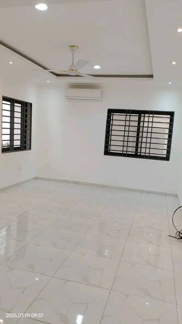 2 Bedroom Apartment - Thumbnail 4